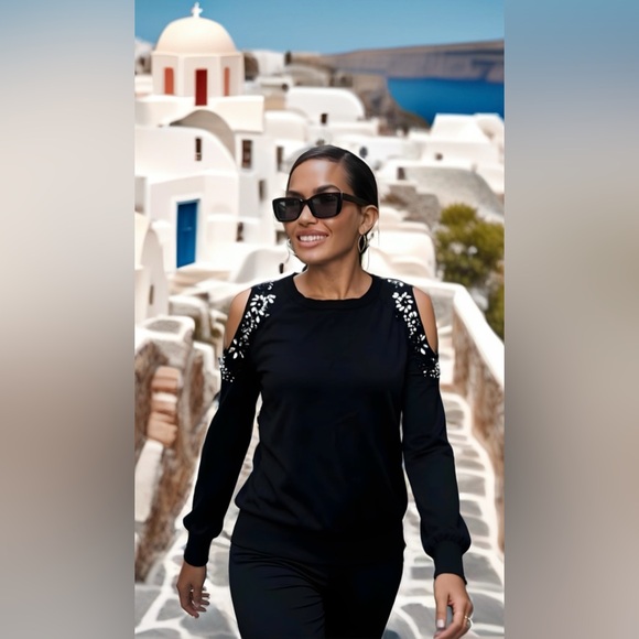 New York & Company Black Cold Shoulder Top - Picture 4 of 10